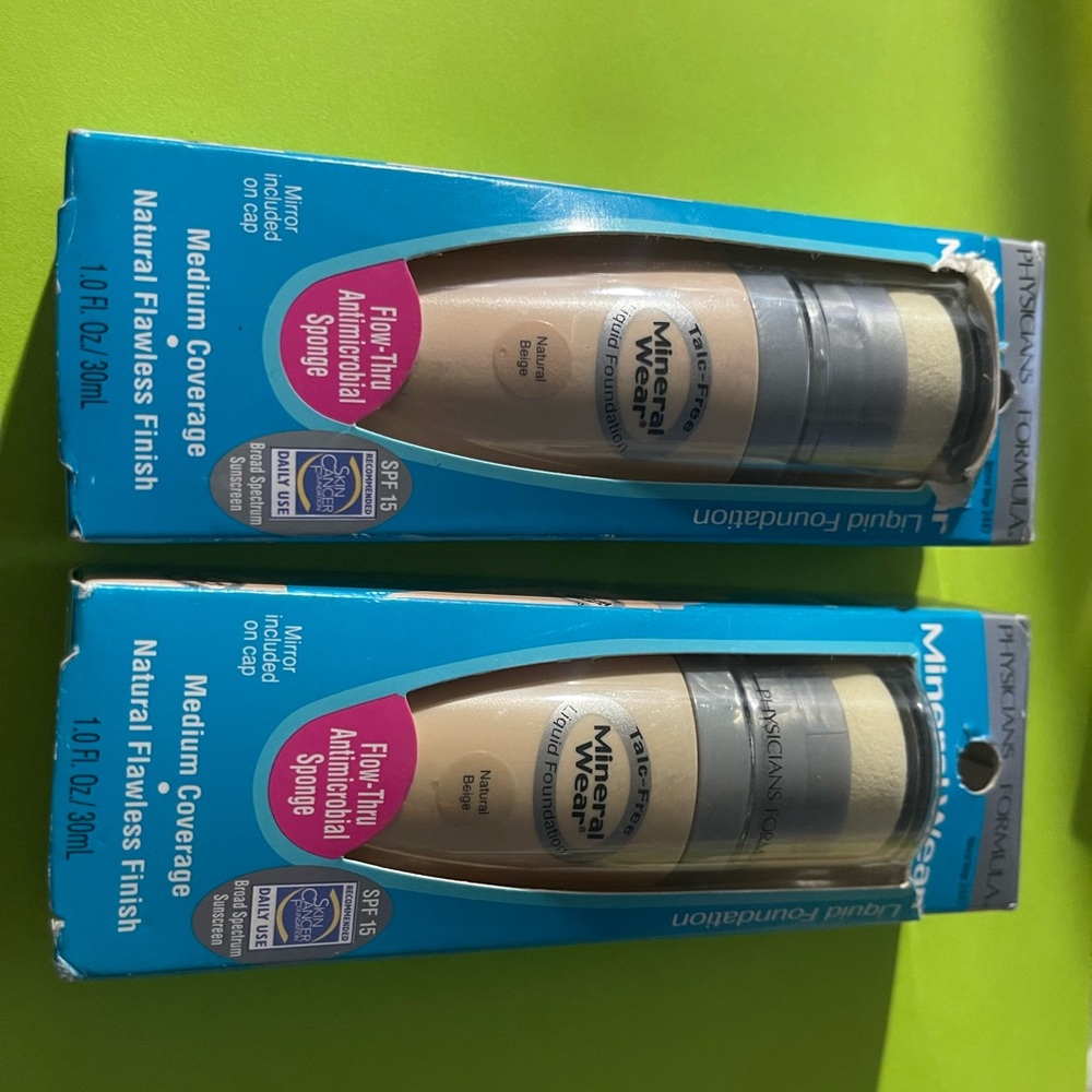 Physicians formula mineral wear liquid foundation 2447 Natural Beige